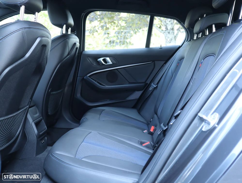 BMW 116 d Pack M - 25