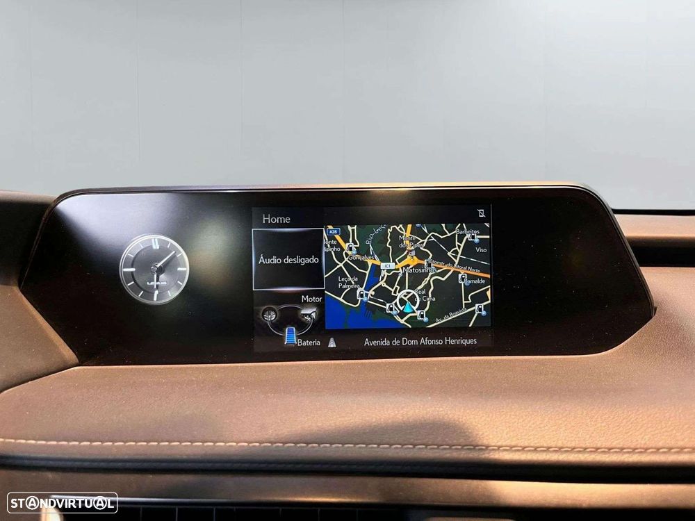 Lexus UX 250h Business - 29