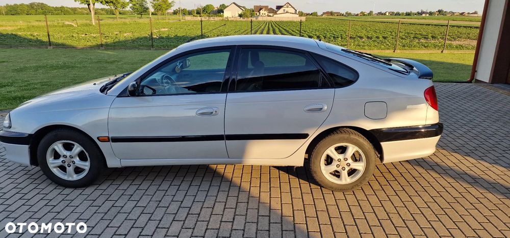 Toyota Avensis 2.0 TD Terra - 6