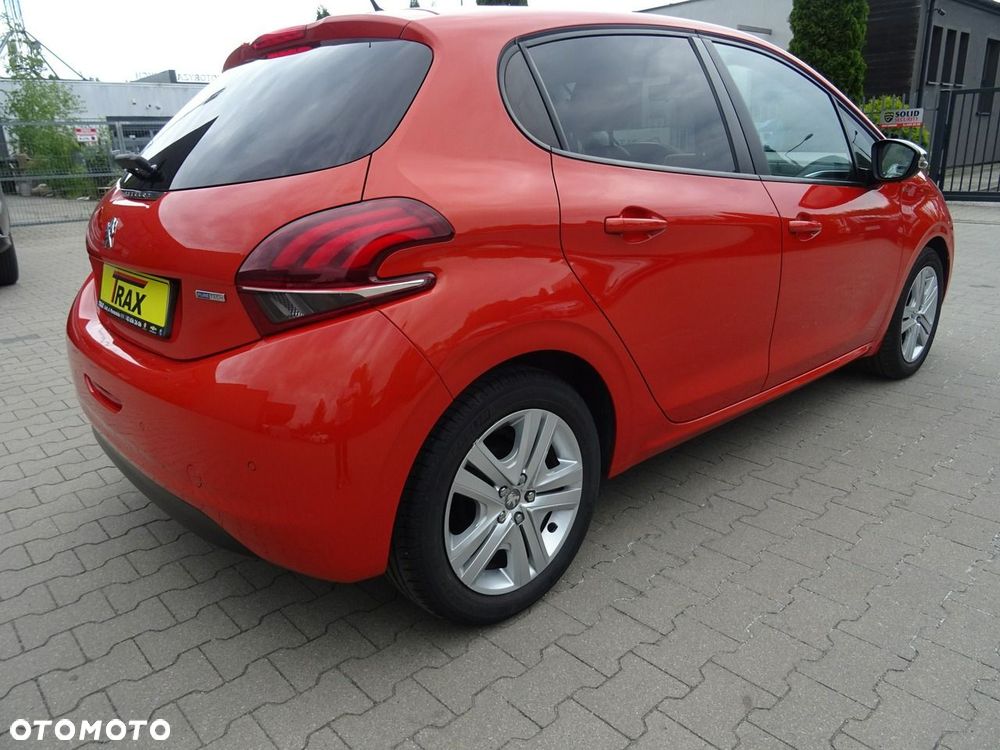 Peugeot 208 - 6