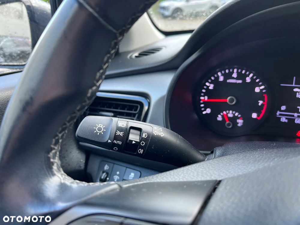 Kia Rio 1.2 L - 23