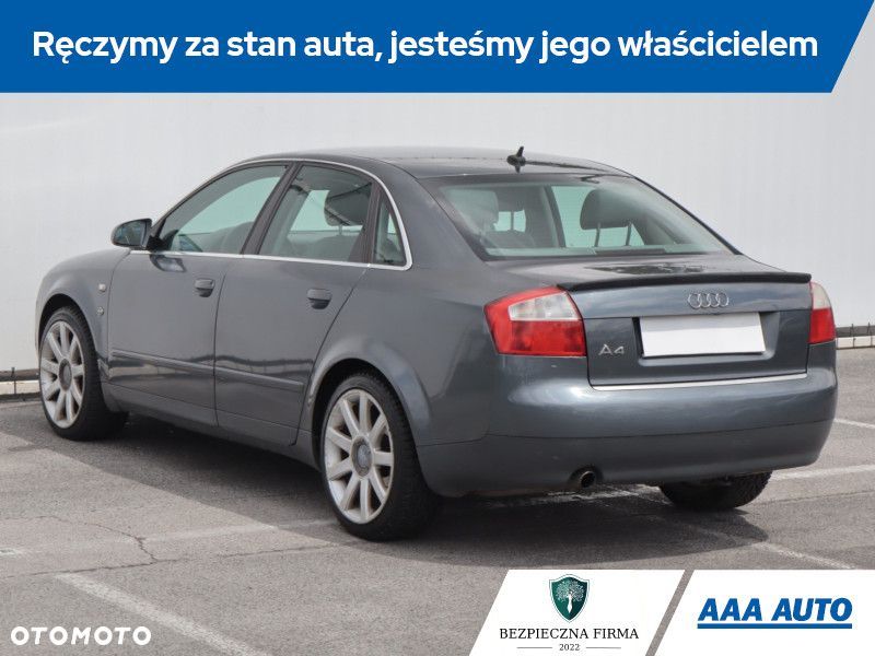 Audi A4 Limousine - 6