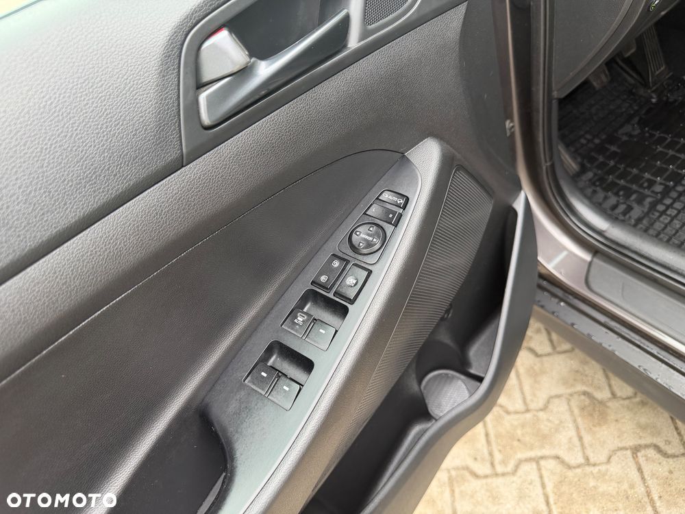 Hyundai Tucson 1.6 GDI BlueDrive GO 2WD - 22