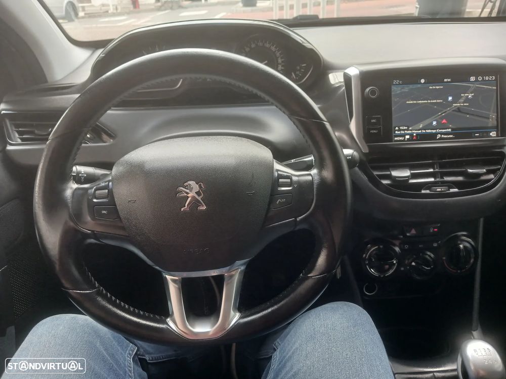 Peugeot 208 1.5 BlueHDi Signature - 30