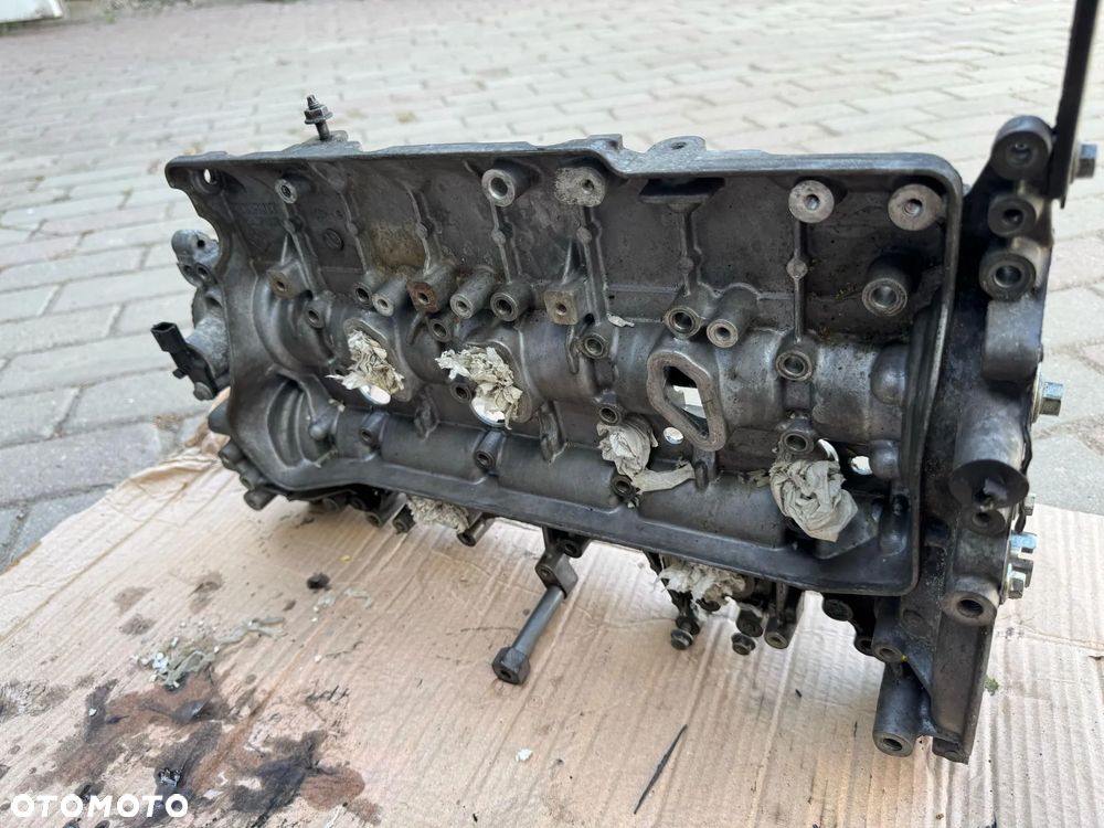 Głowica Renault Master 2.3dci wałki pokrywa M9T - 9