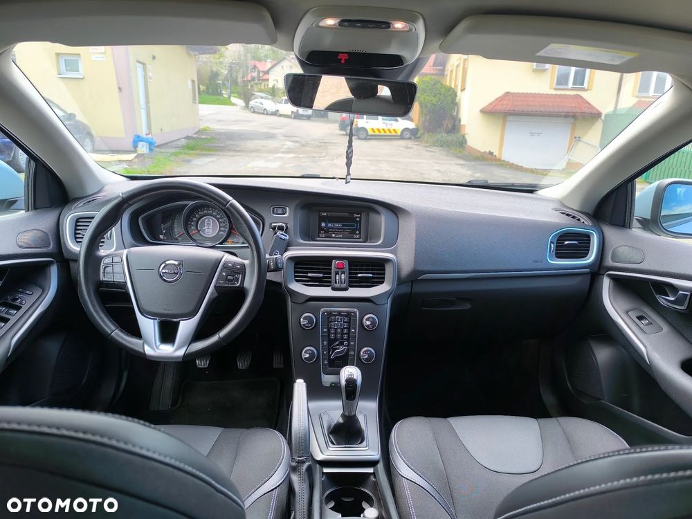 Volvo V40 D2 Momentum - 20