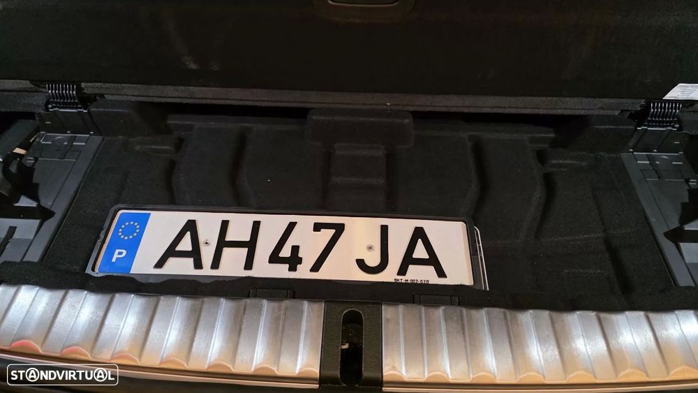 BMW 318 d Touring Auto - 23