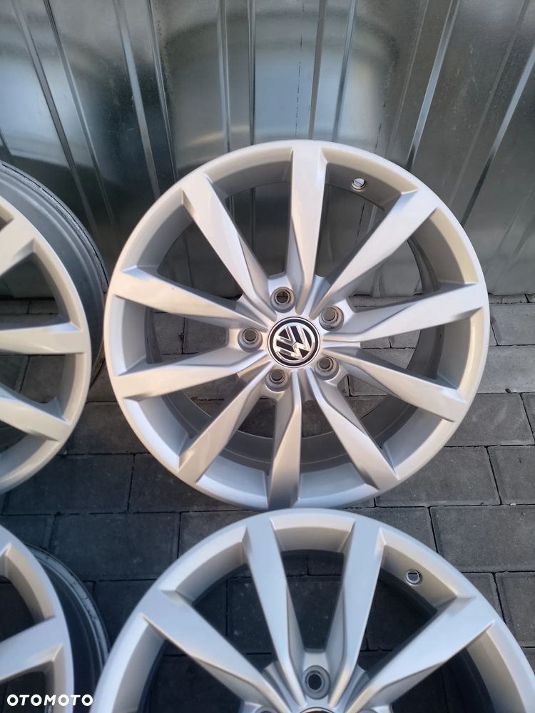Felgi aluminiowe 17" VW - 4