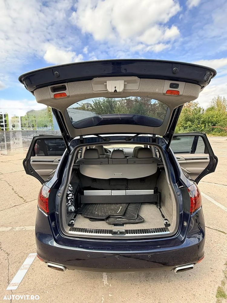 Porsche Cayenne 3.0 L V6 - 10