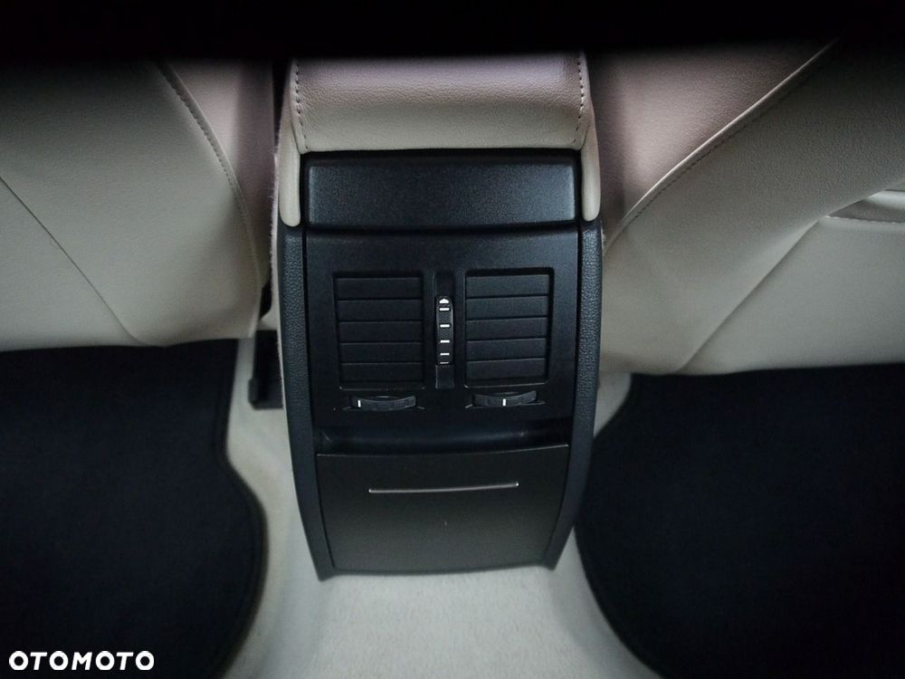 Skoda Octavia 1.8 TSI Laurin & Klement - 34