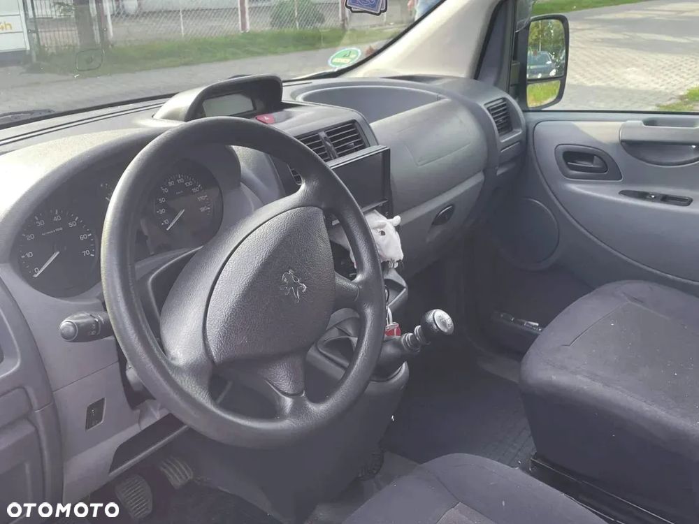 Peugeot Expert - 8