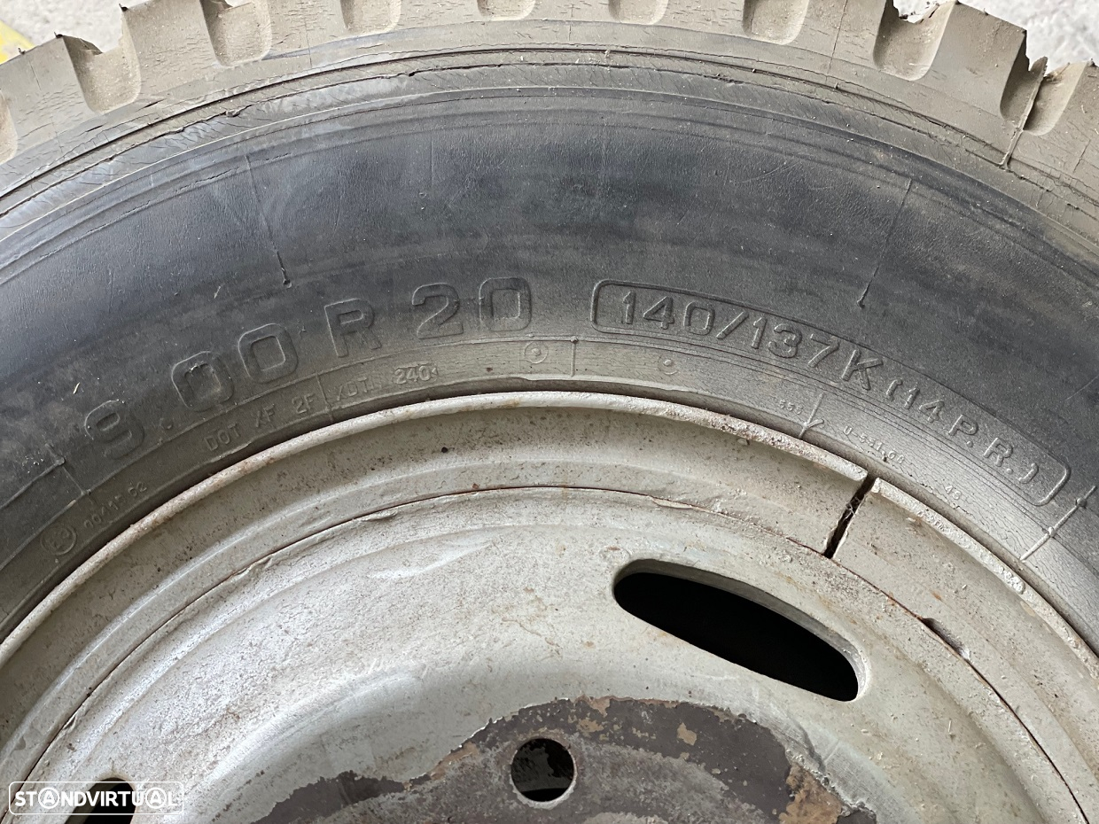 Pneus 9.00 R20 - 5