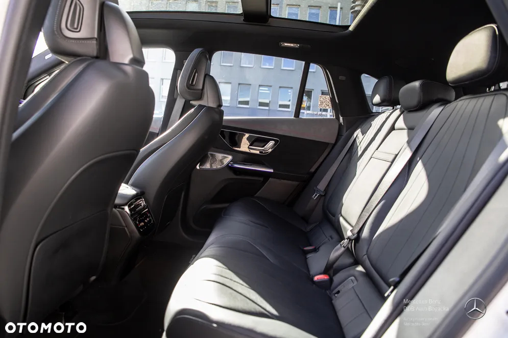 Mercedes-Benz EQE 350 4-Matic AMG Line - 25