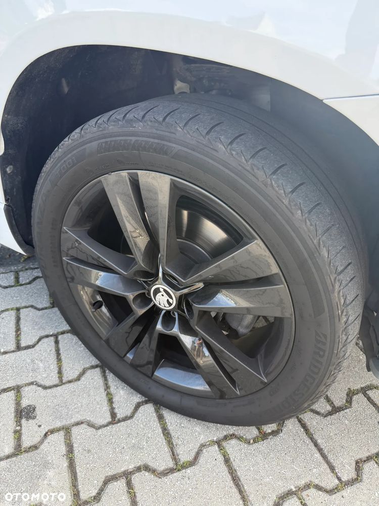 Skoda Karoq 2.0 TDI SCR 4x4 DSG Sportline - 9