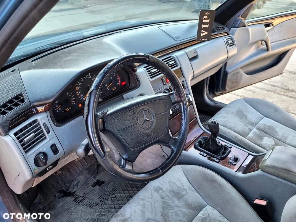 Mercedes-Benz Klasa E - 13