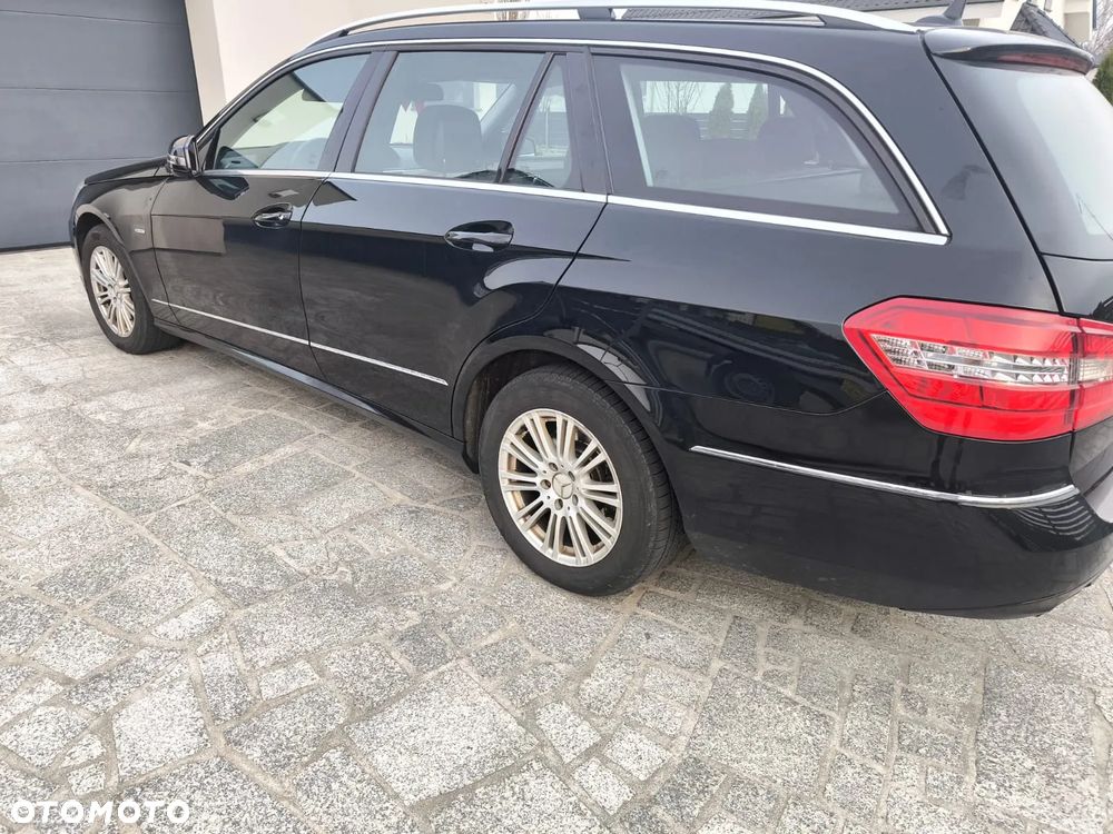 Mercedes-Benz E-Class 2011 photo 3