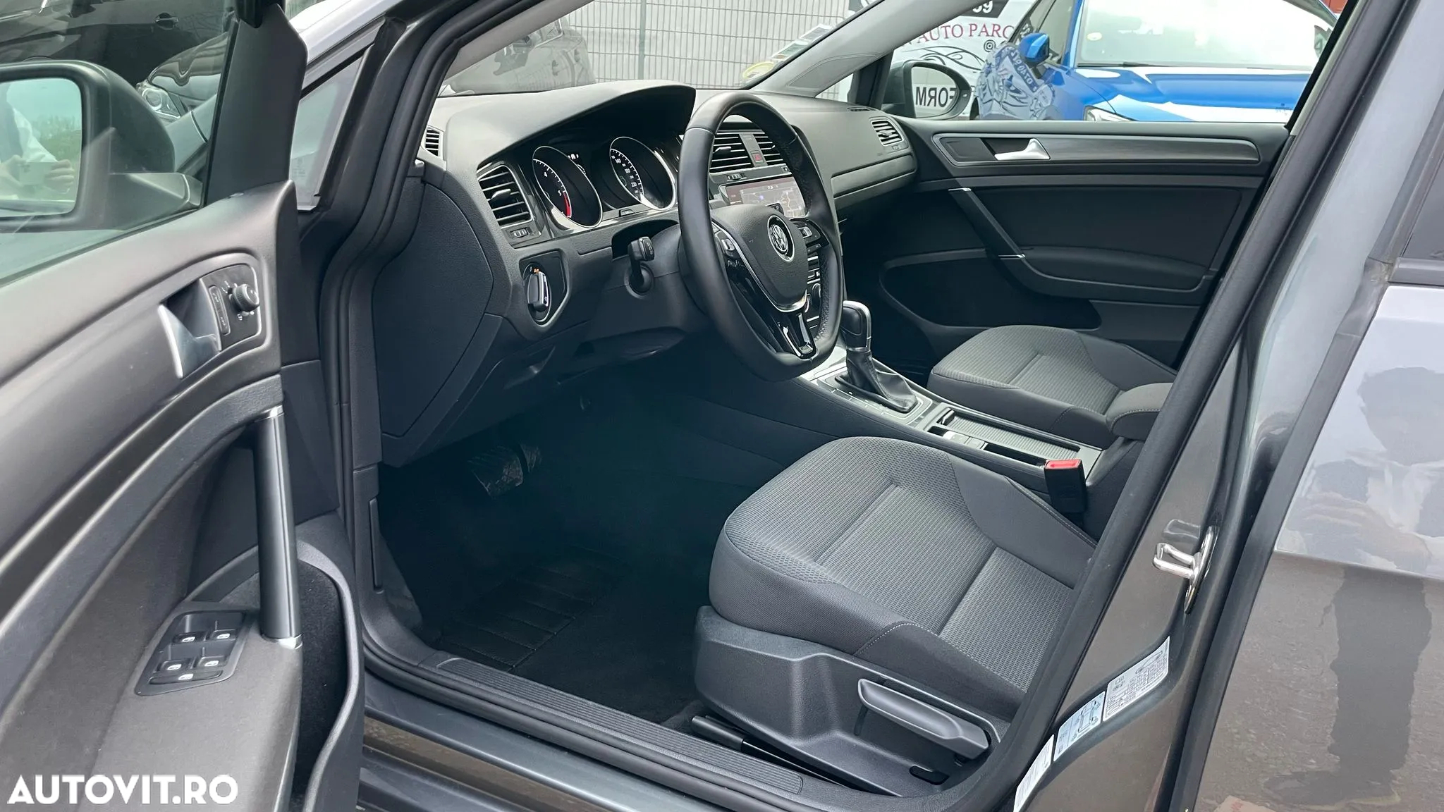Volkswagen Golf - 29