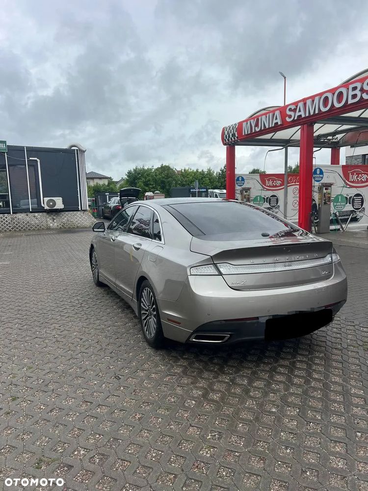 Lincoln MKZ - 9