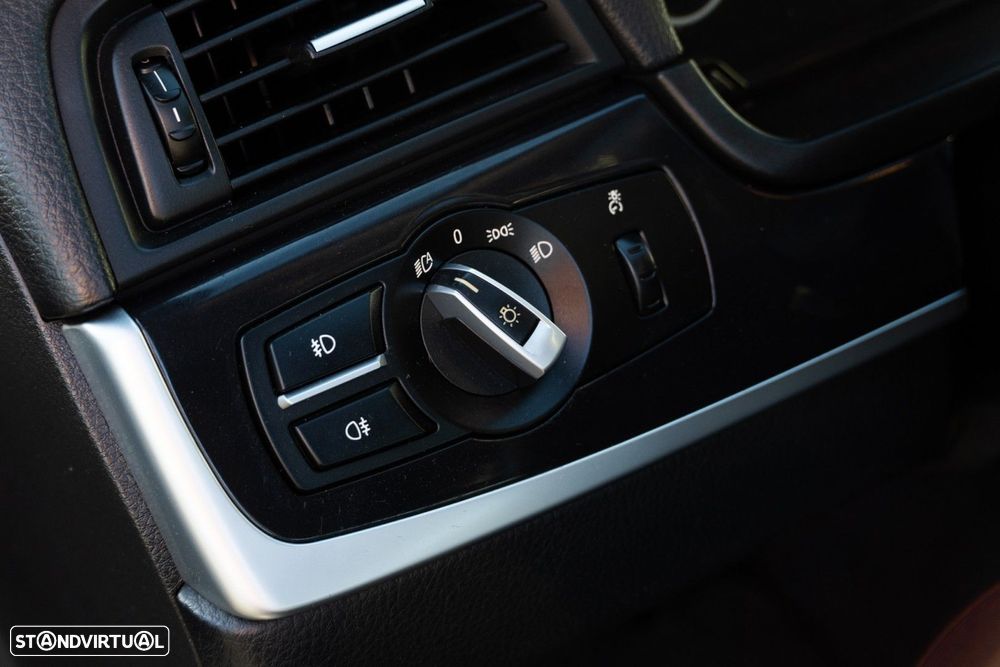 BMW 520 d Line Luxury - 29