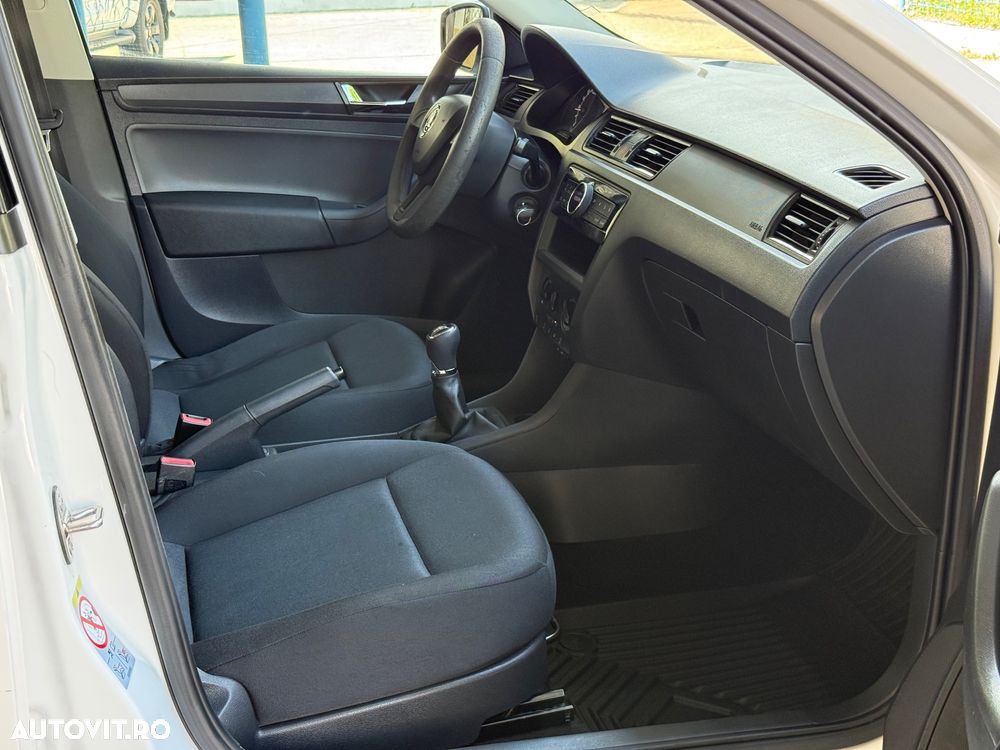 Skoda RAPID 1.6 TDI Active Green tec - 9