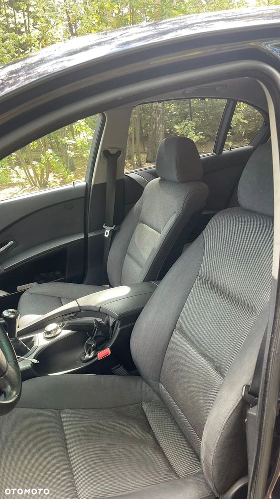 BMW Seria 5 520i - 25