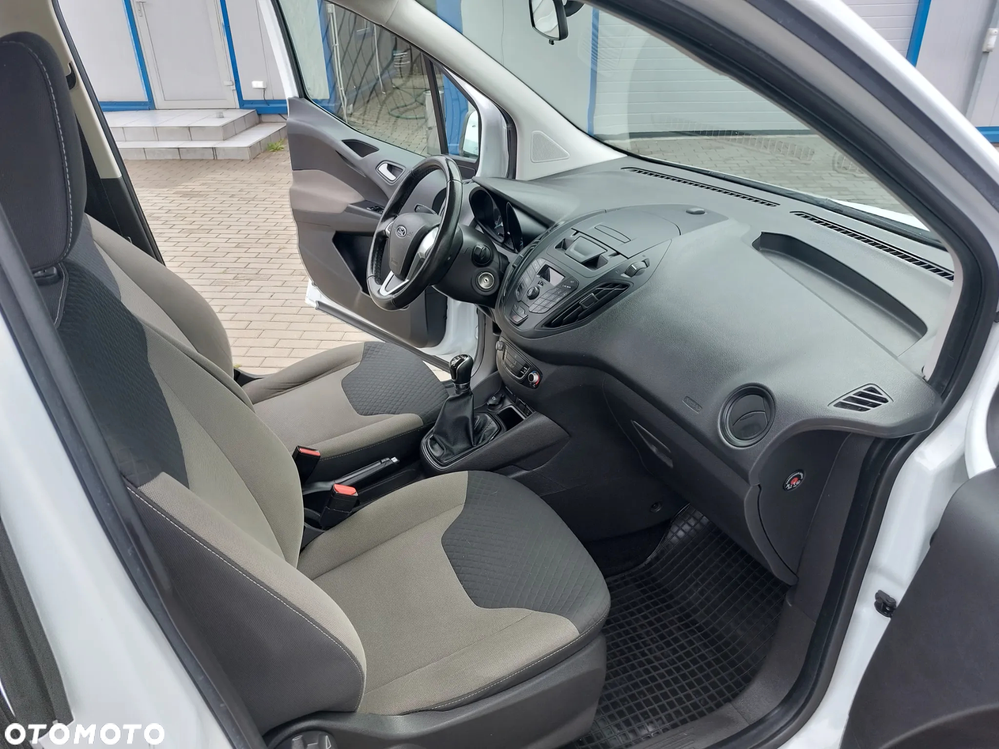 Ford Transit Courier 1.5 TDCi Trend - 24
