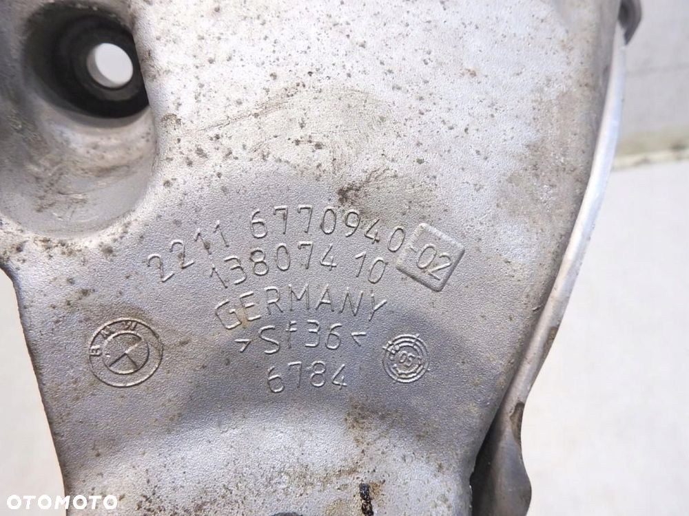 ŁAPA SILNIKA PRAWA BMW E61 2.5i 6770940 - 5