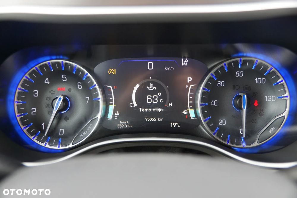 Chrysler Pacifica - 17
