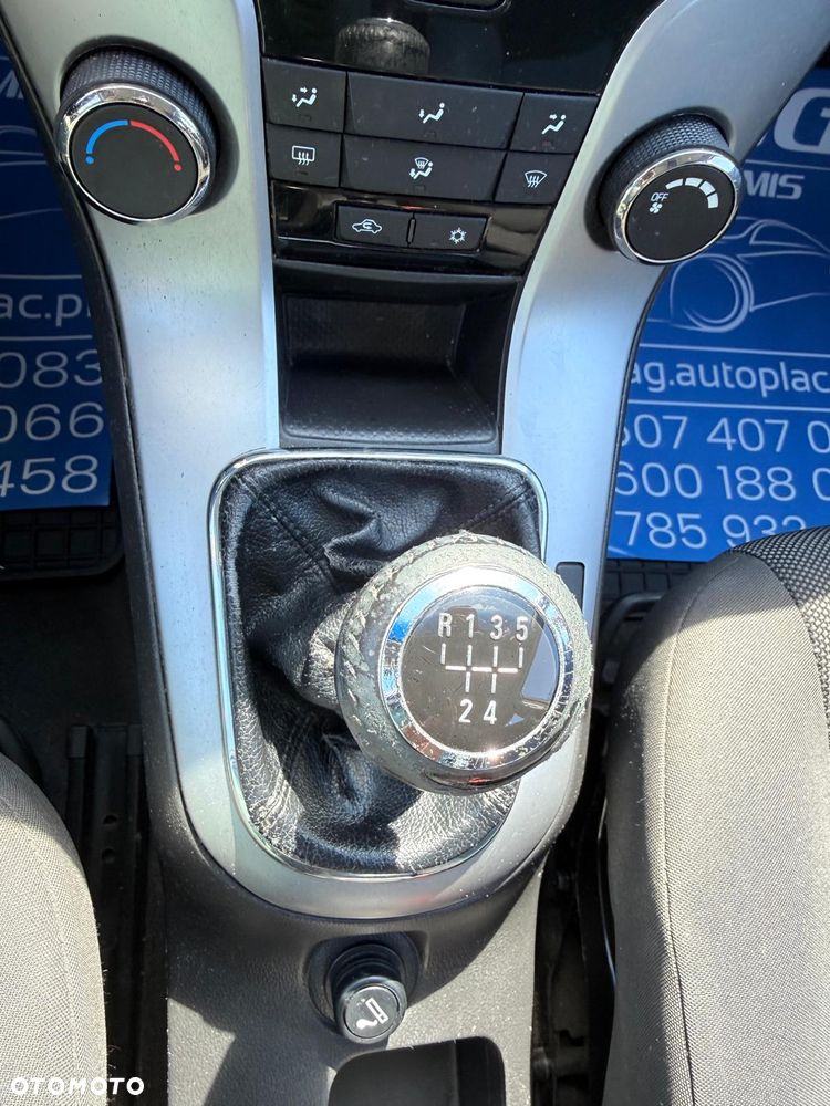 Chevrolet Cruze 1.6 LS - 26