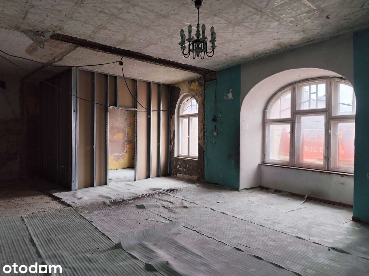 Do remontu 67,60 m2, 2 pokoje, 3 piętro - BYTOM ul. Dworcowa 10