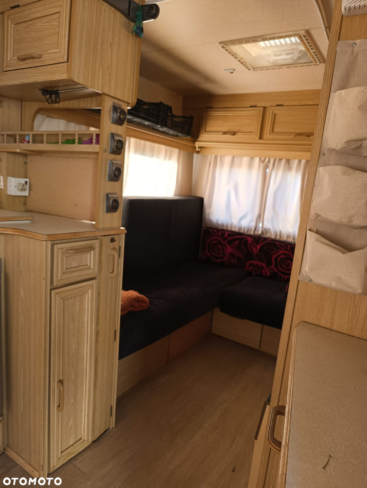Elddis Crown - 12