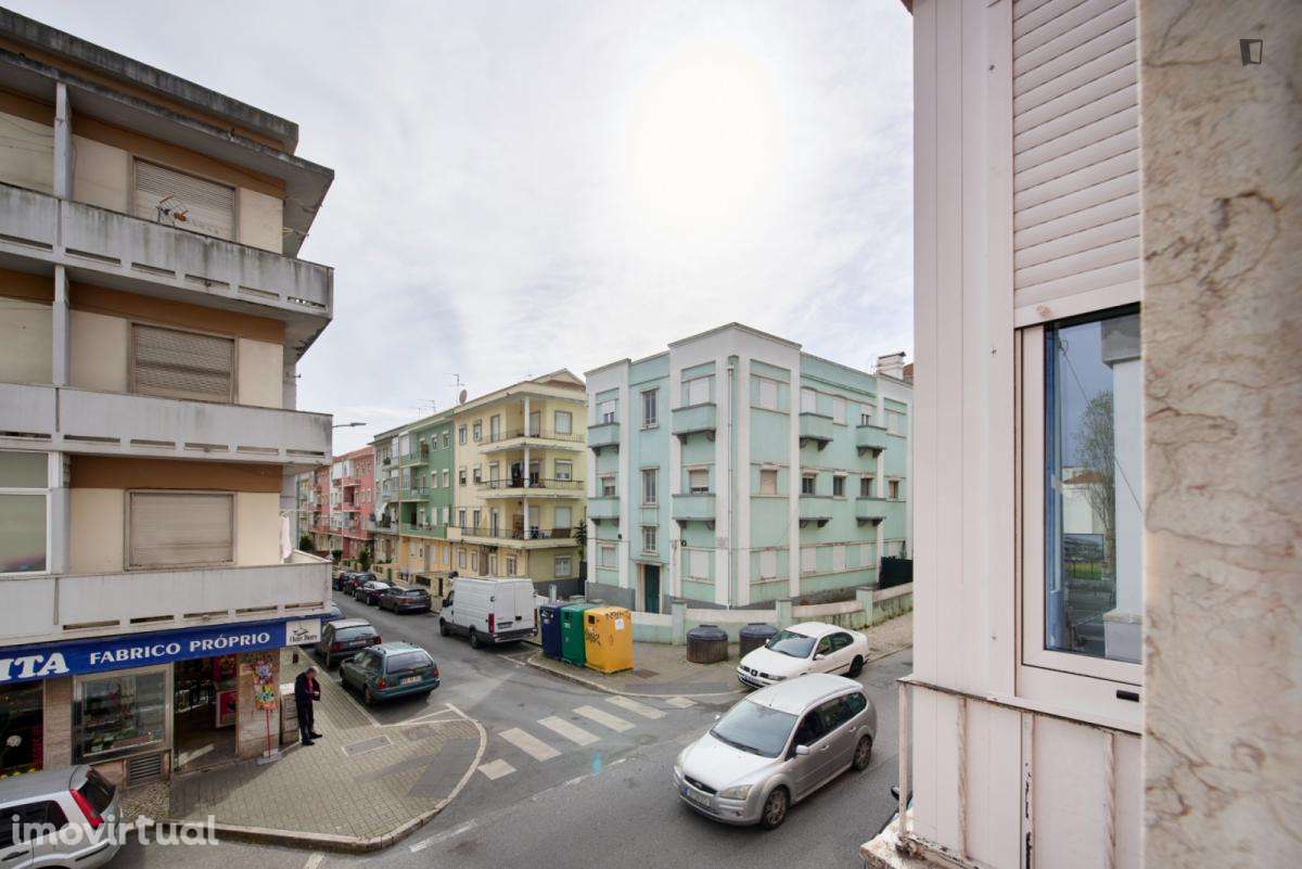 Quarto - localizado em Amadora Lisbon - Grande imagem: 5/25