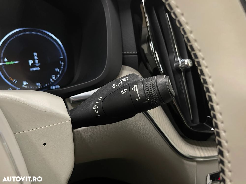 Volvo XC 60 T6 AWD Recharge Geartronic Inscription - 31