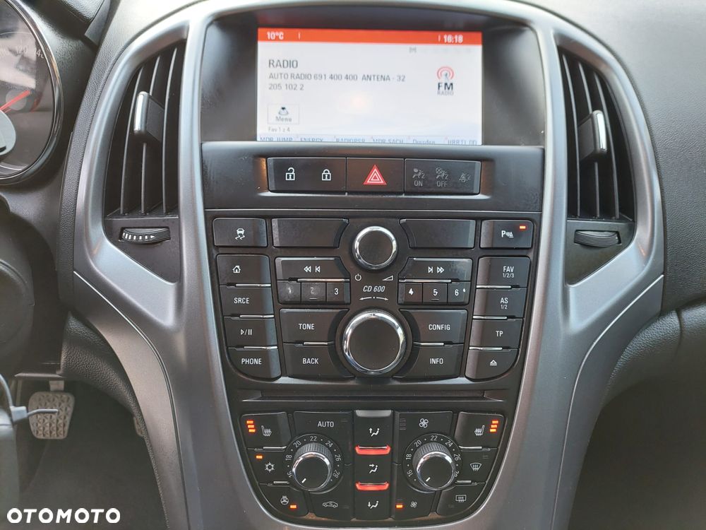 Opel Astra 1.4 Turbo Exklusiv - 22