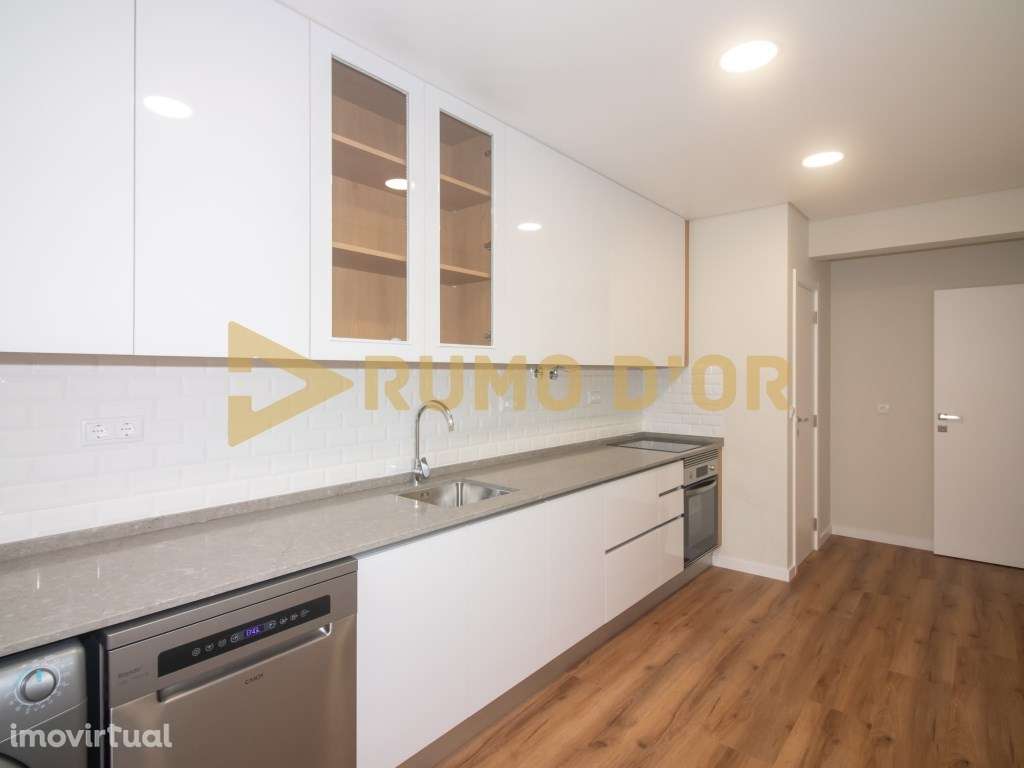 Apartamento T2 em Mem Martins de R/C com Arrecadação - Grande imagem: 4/19