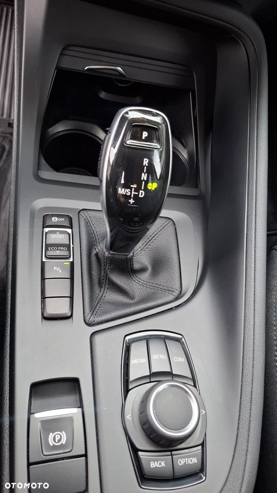 BMW X1 sDrive18i Advantage - 19