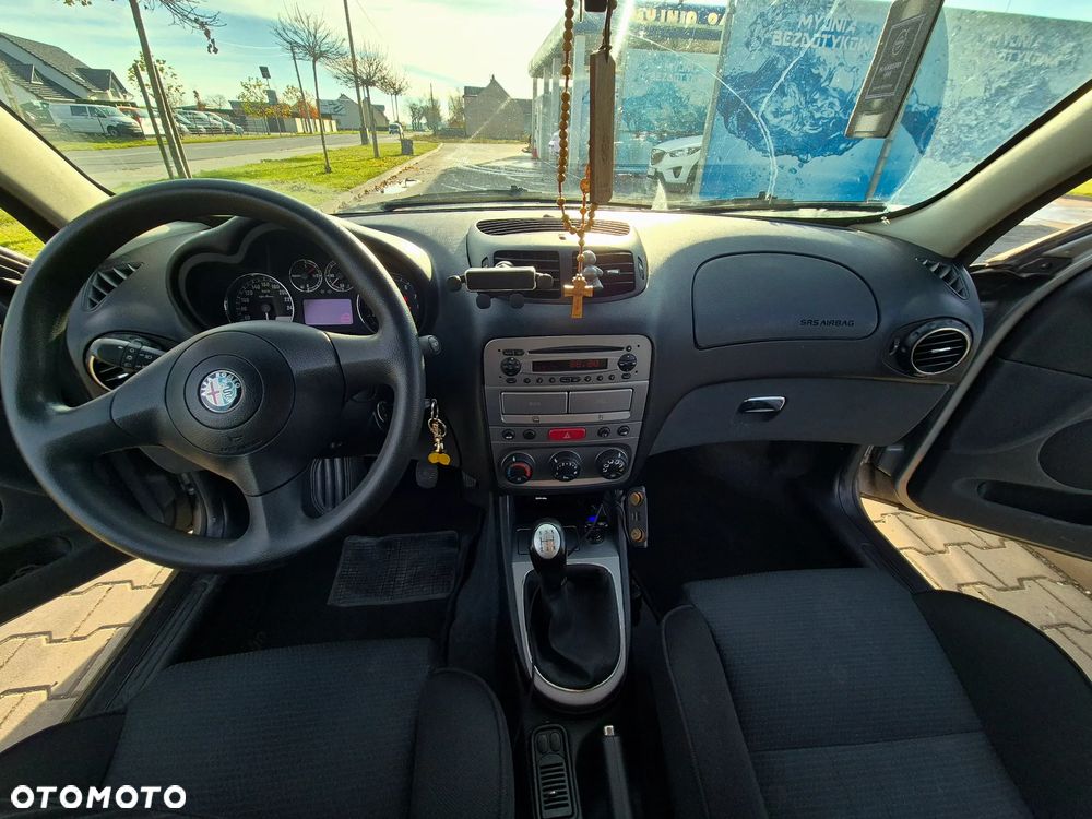 Alfa Romeo 147 1.6 Twin Spark Black Line - 6