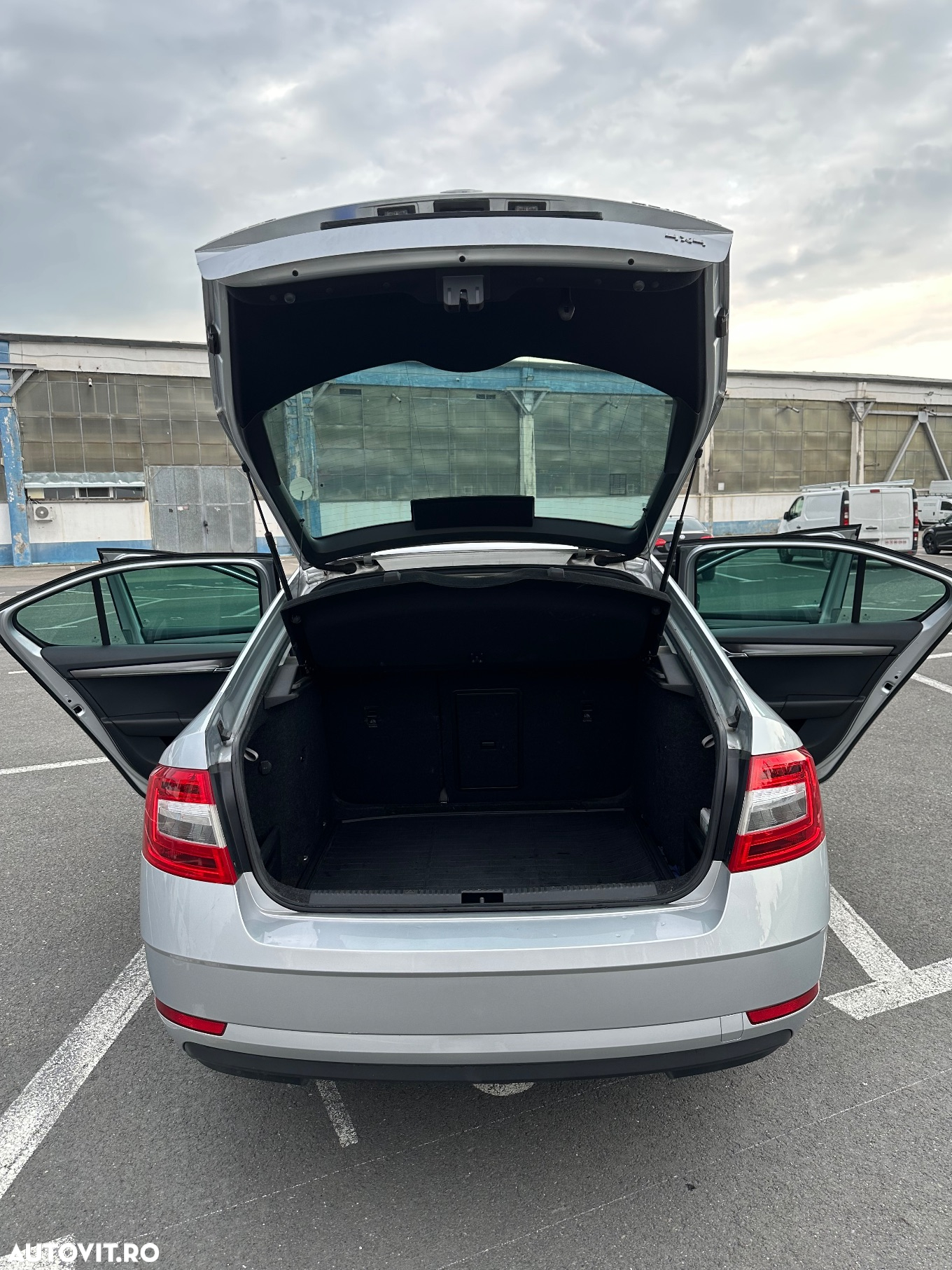 Skoda Octavia 2.0 TDI DSG 4X4 Style - 17