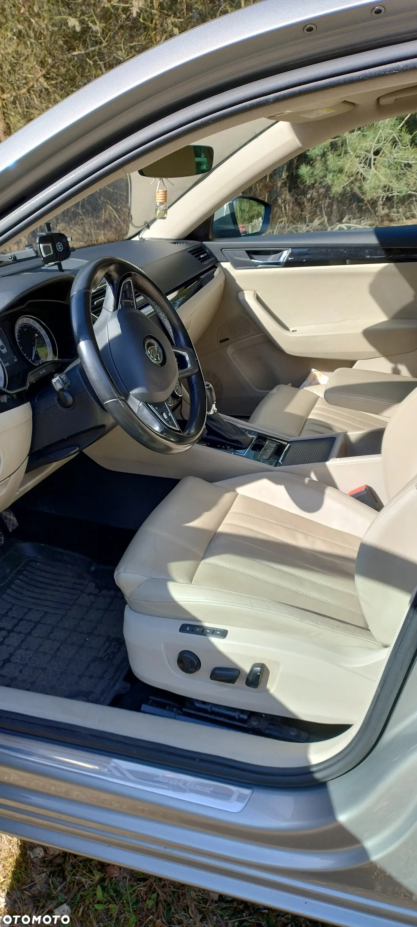 Skoda Superb 2.0 TDI L&K DSG - 10