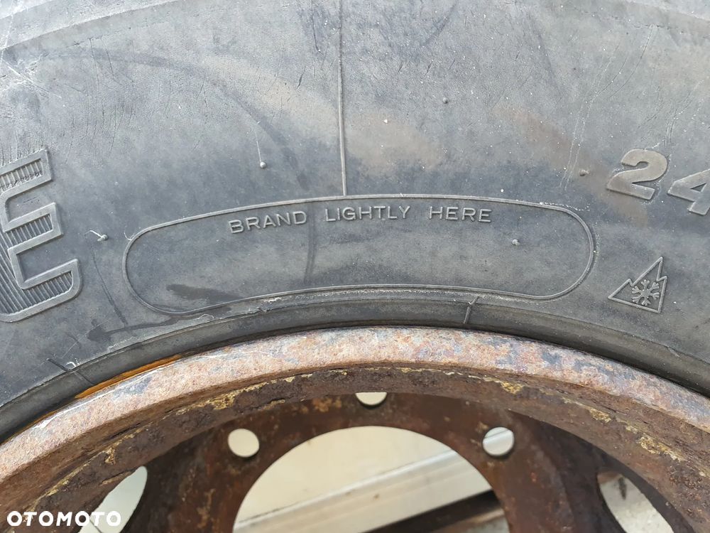 FELGA 17.5 OPONA BRIDGESTONE R-TRAILER  245/70R17.5    IVECO EUROCARGO - 17