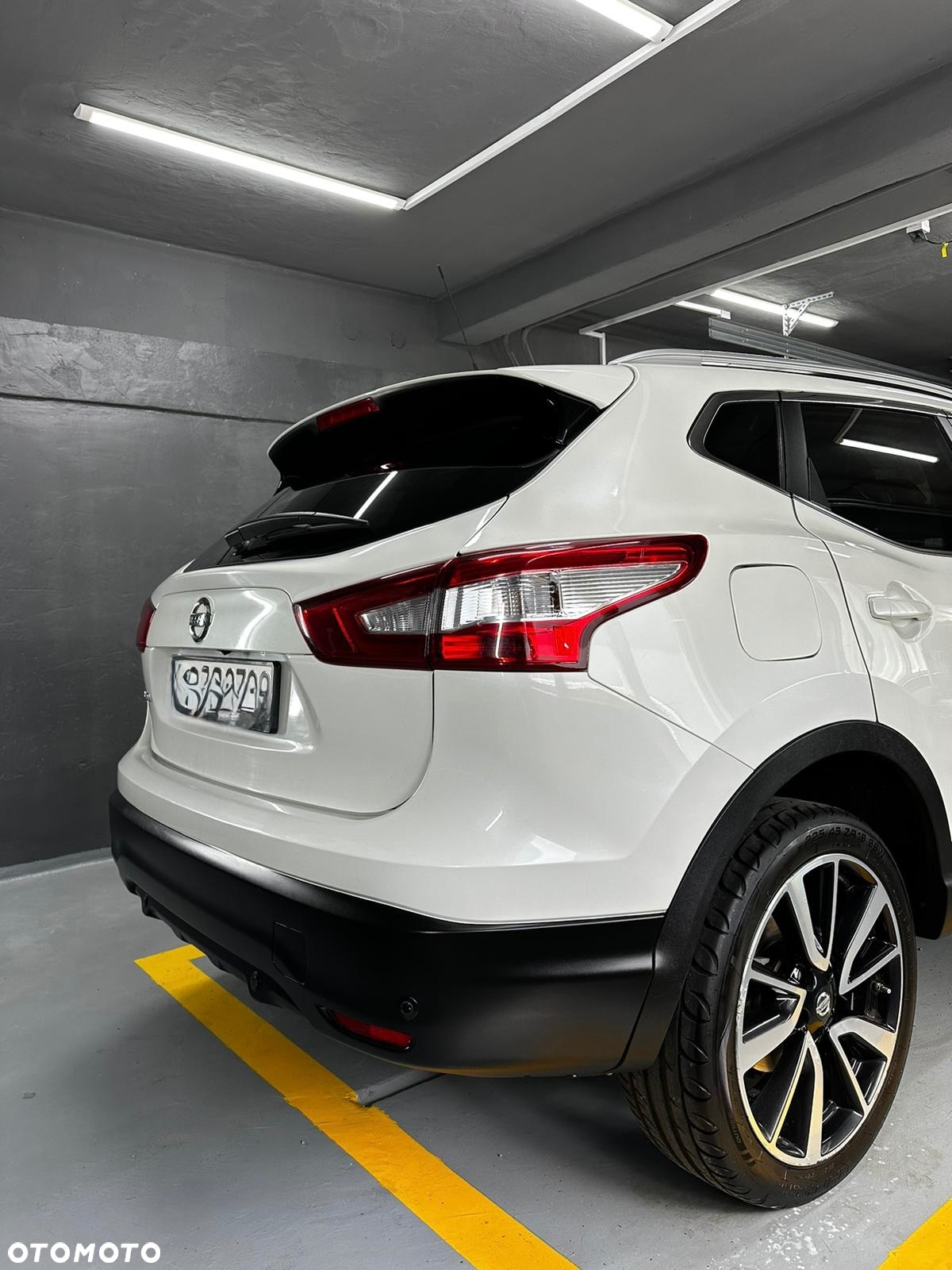Nissan Qashqai 1.6 DCi 4x4 Tekna - 6