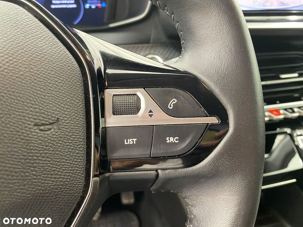 Peugeot 208 - 23