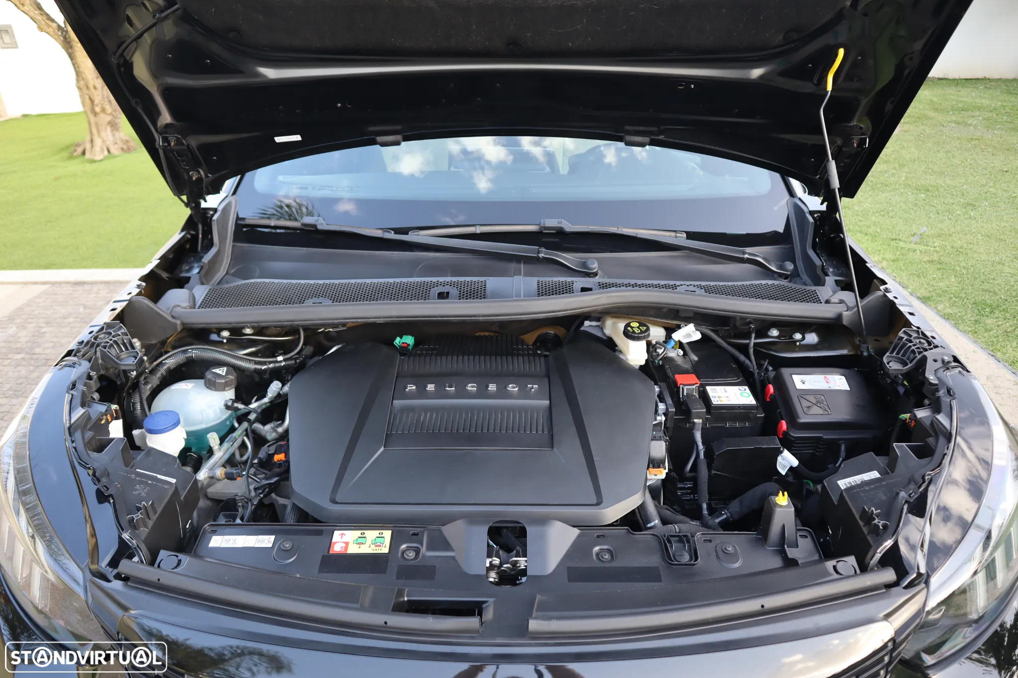 Peugeot e-2008 50 kWh GT Pack - 12