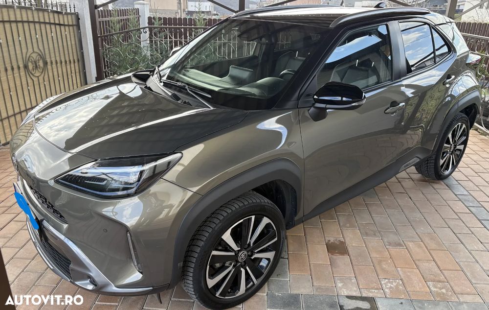 Toyota Yaris Cross 1.5 VVT-i HSD 4x4 Exclusive Premiere - 1