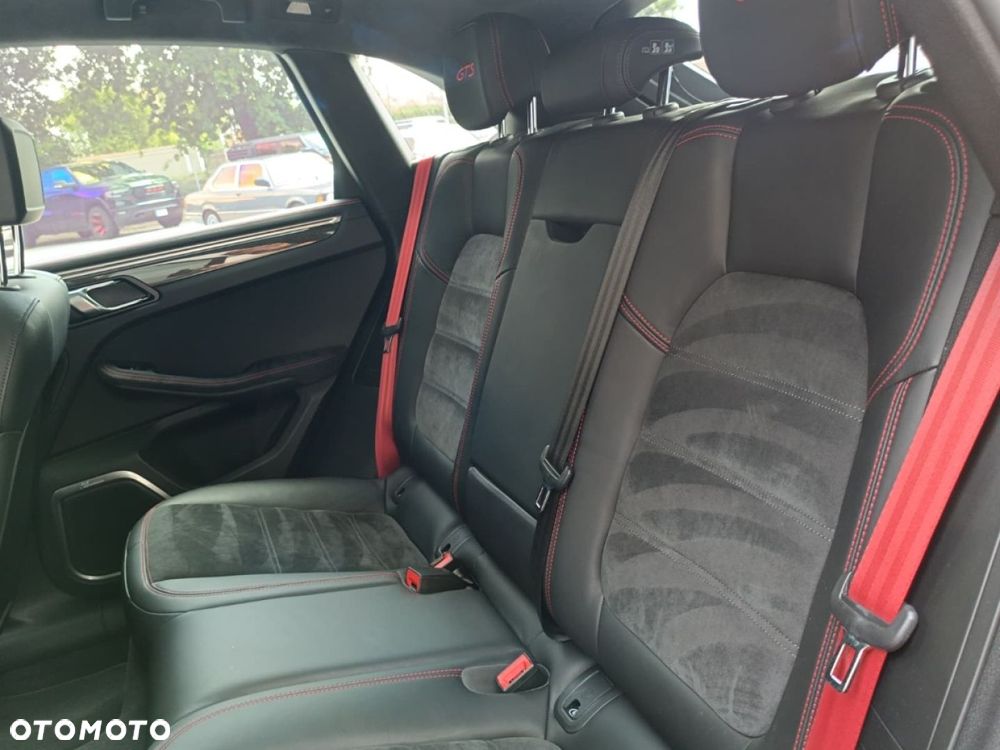 Porsche Macan - 24