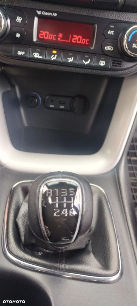 Kia Ceed - 36