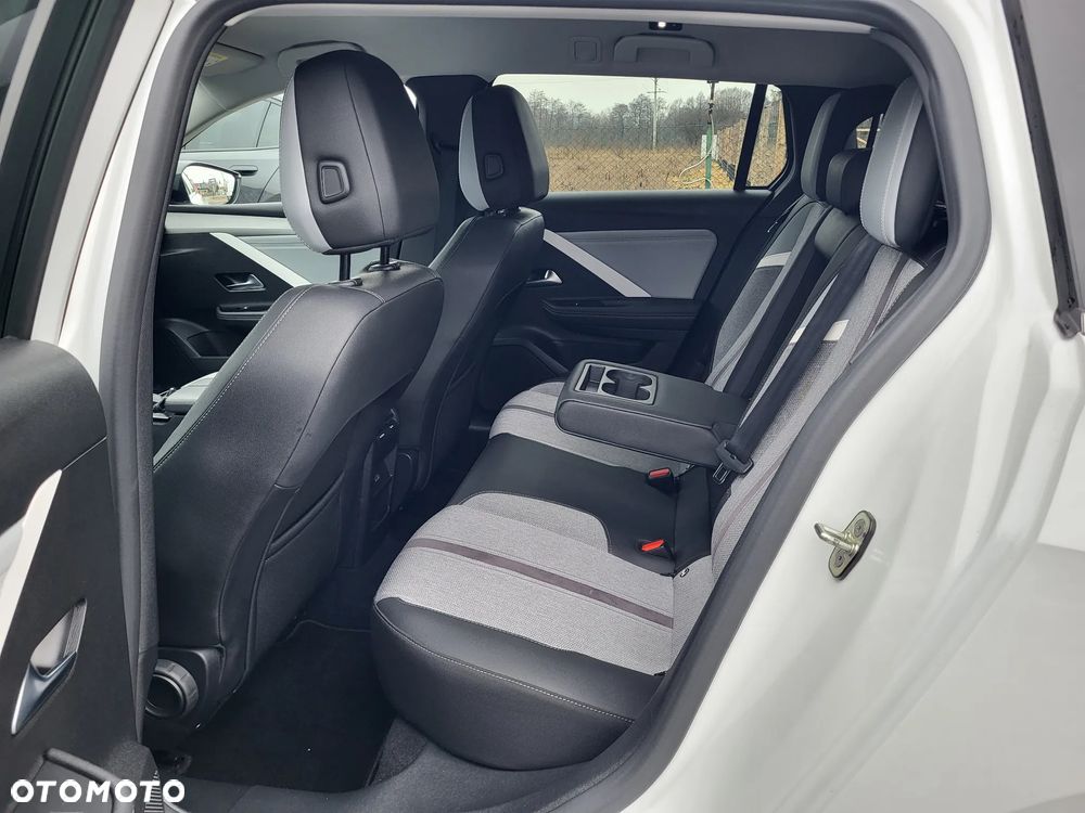 Opel Astra 1.5 D Automatik Elegance - 10