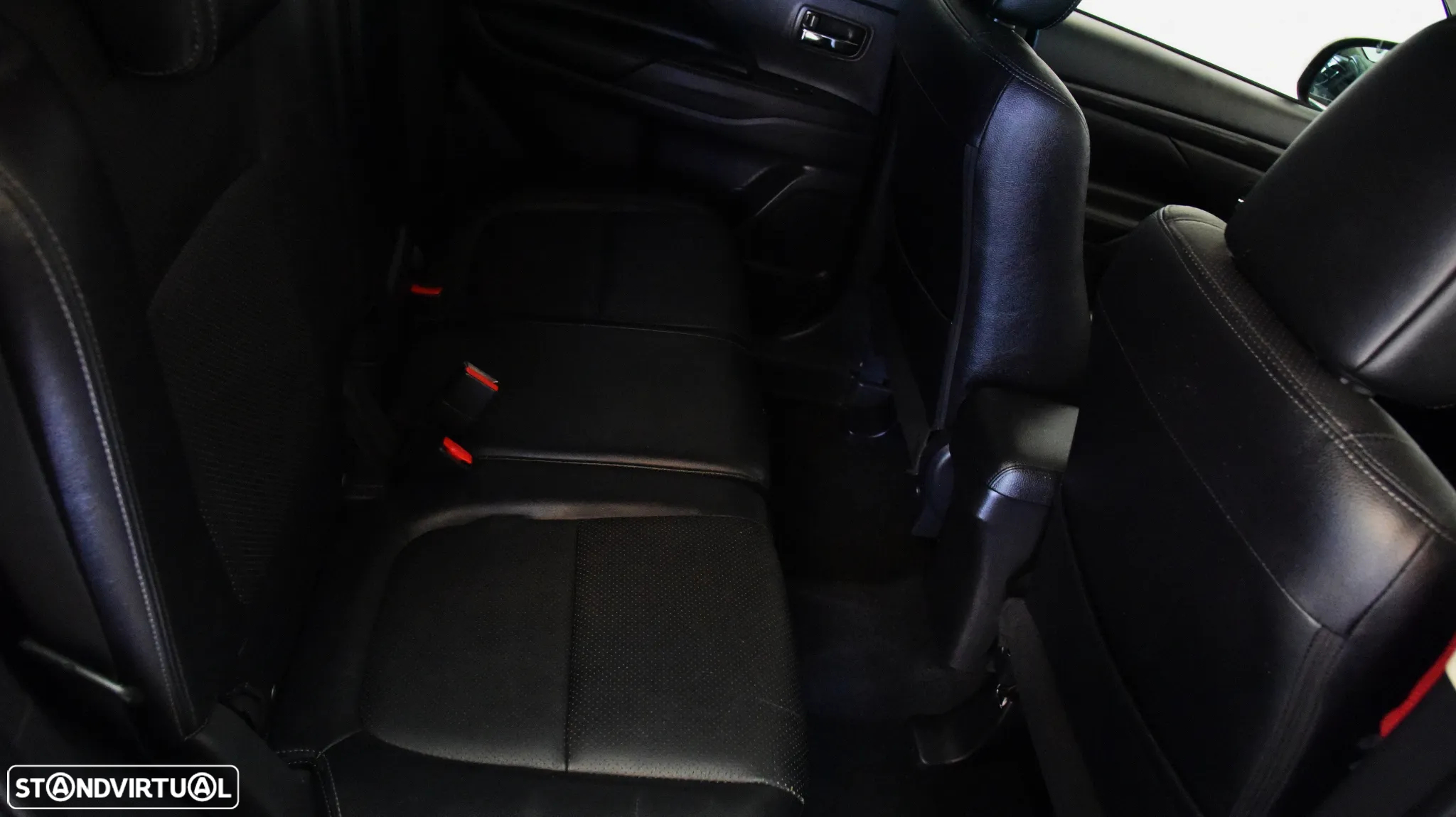 Mitsubishi Outlander 2.2 DI-D Intense+ - 30