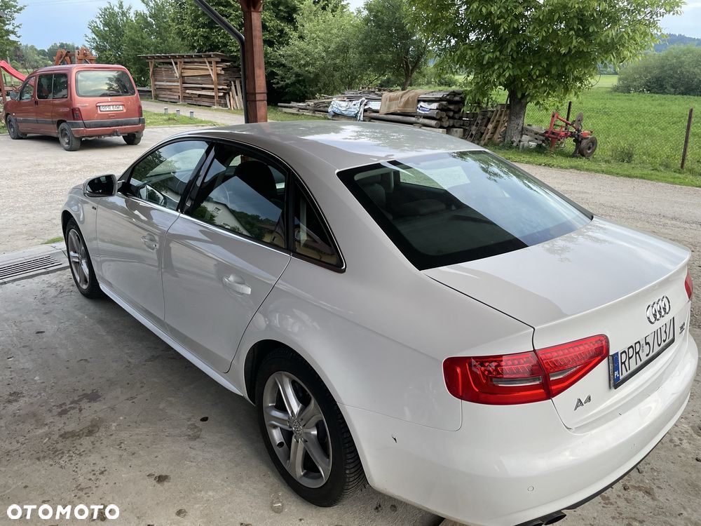 Audi A4 Limousine - 8