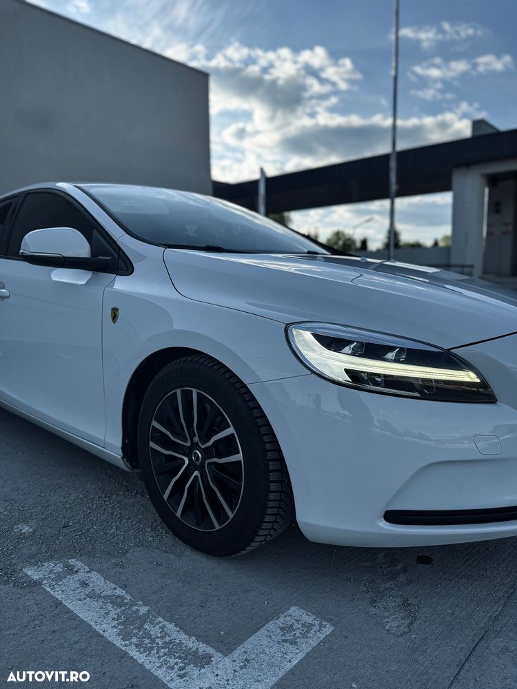 Volvo V40 D3 Aut. Momentum - 4